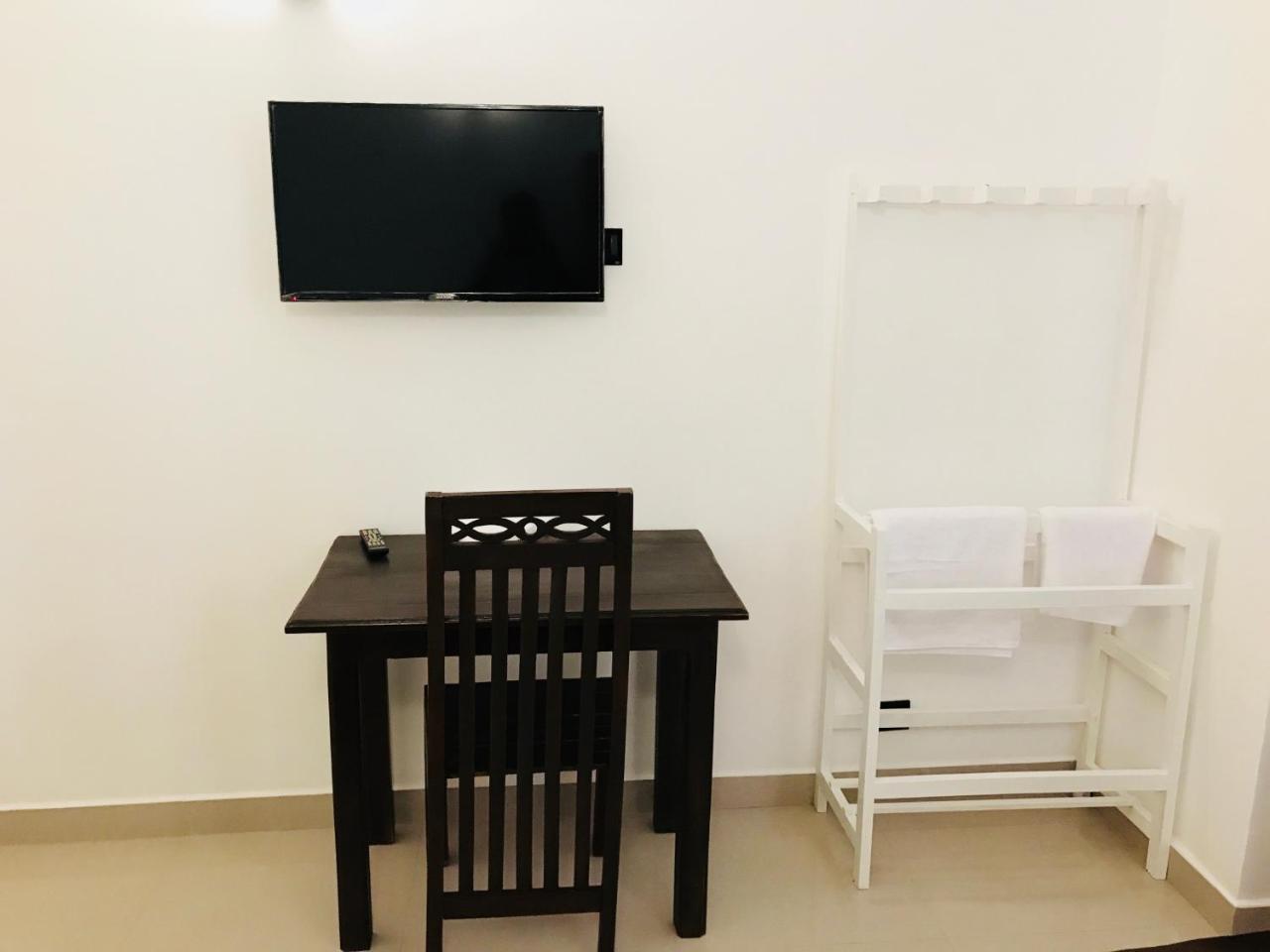 Royal White Tourist Rest Hotel Anuradhapura Kültér fotó