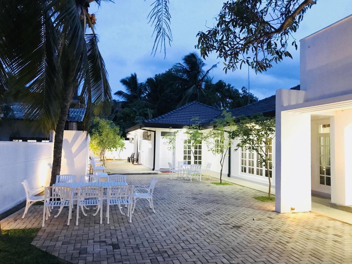 Royal White Tourist Rest Hotel Anuradhapura Kültér fotó
